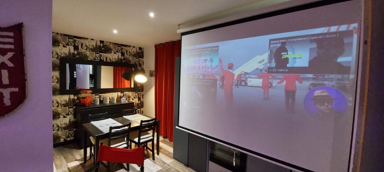 Appartement Cinema Video-Projecteur Et Garage Honfleur Luaran gambar